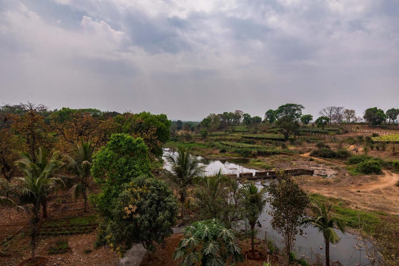 Aqua & Sage By Stayvista - Riverside Villa With Pool & Terrace Karjat Buitenkant foto