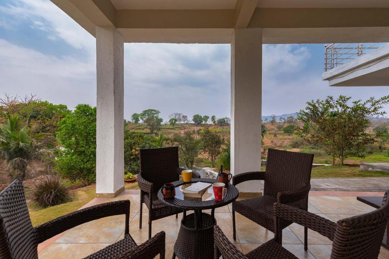 Aqua & Sage By Stayvista - Riverside Villa With Pool & Terrace Karjat Buitenkant foto