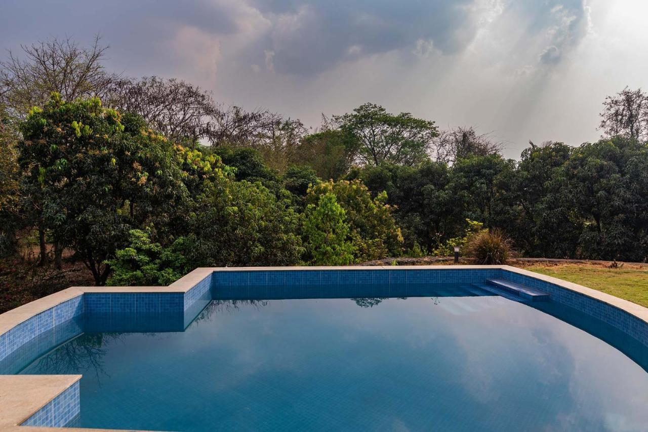Aqua & Sage By Stayvista - Riverside Villa With Pool & Terrace Karjat Buitenkant foto